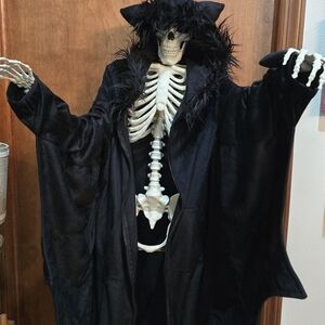 NWT Torrid Black Bat Women's Costume with Hood. L/12. Halloween!